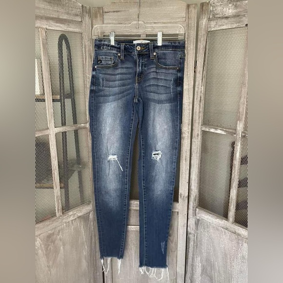 Kan Can Raw Hem Skinny Jeans - Picture 1 of 2